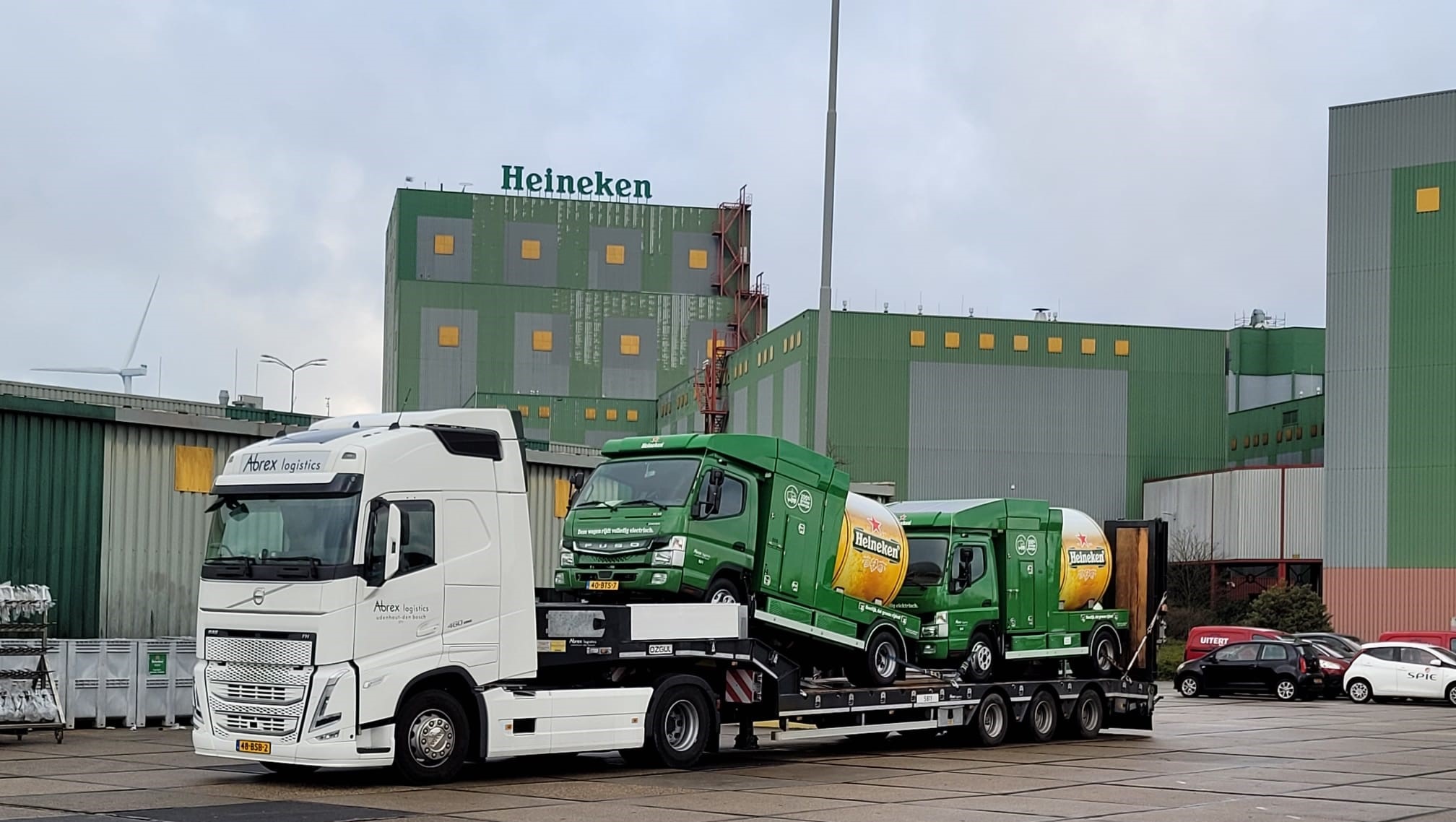 Semi dieplader transport